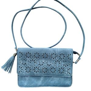 NWOT Gold Coast‎ Crossbody Bag Denim Blue Floral Cutout Tassel Lightweight